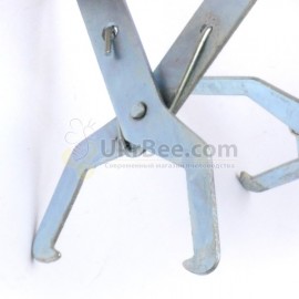 The grip for frames with wooden handles, 