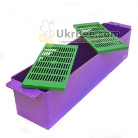 Feeder for bees 3l with a dam, 